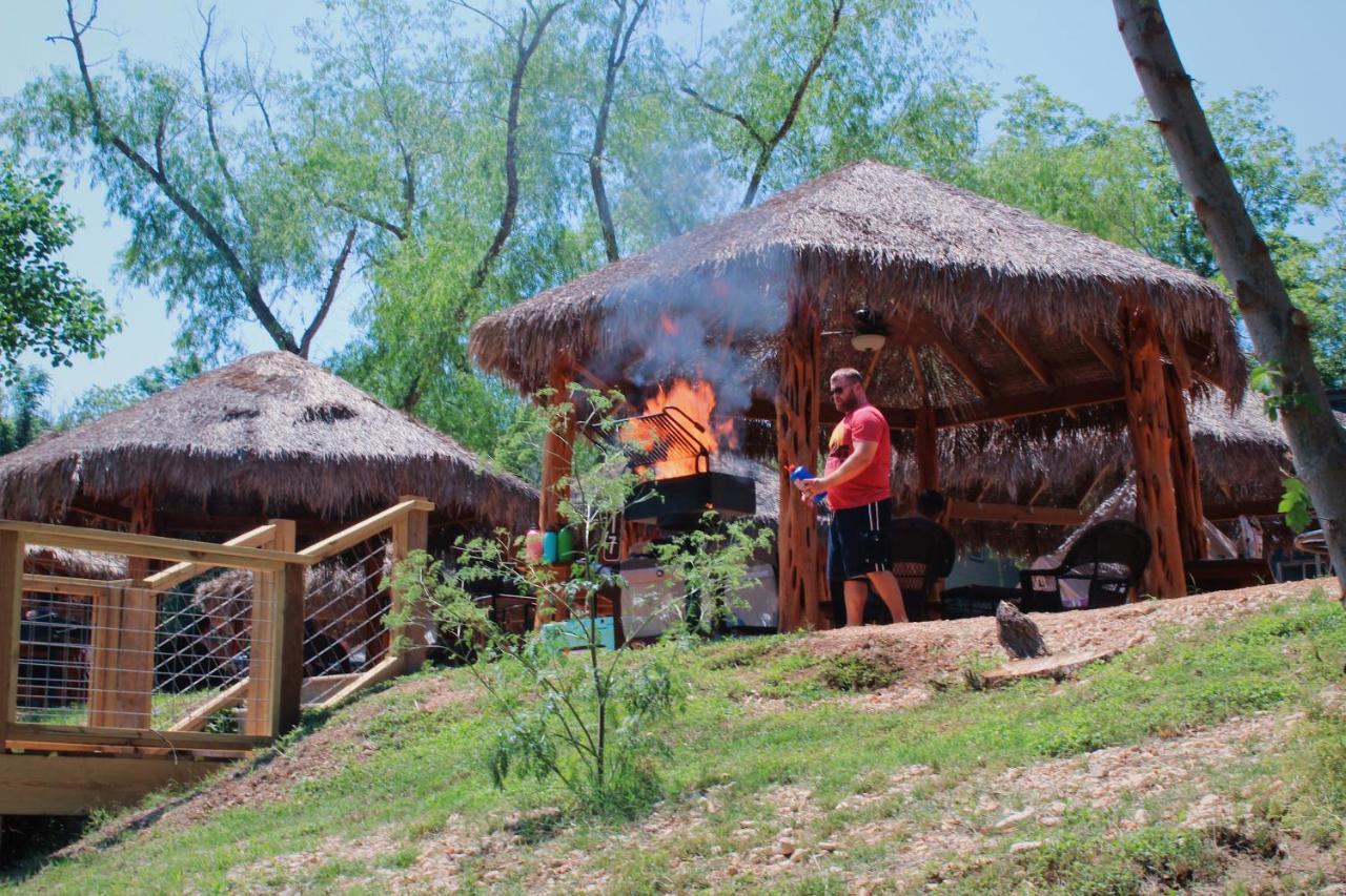 Son'S Guadalupe Glamping Tents - Adorable Riverside Glamping Tents Perfect A Family Getaway! New Braunfels Exterior photo